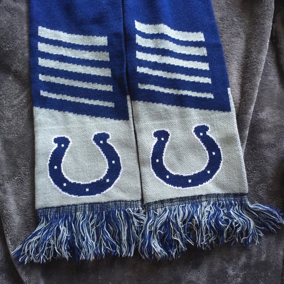 Colts Knit Scarf - Picture 5 of 8